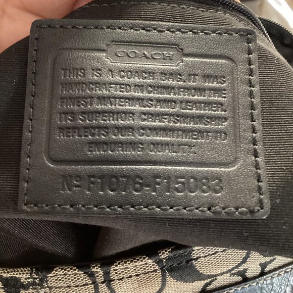 Coach Lynn Hobo Shoulder Signature Purse Bag - Picture 3 of 17